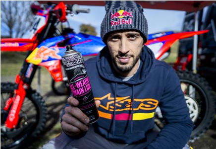 MUC-OFF ARE PLEASED TO PRESENT 'DOVI IN THE DIRT' STARRING MOTOGP RACE