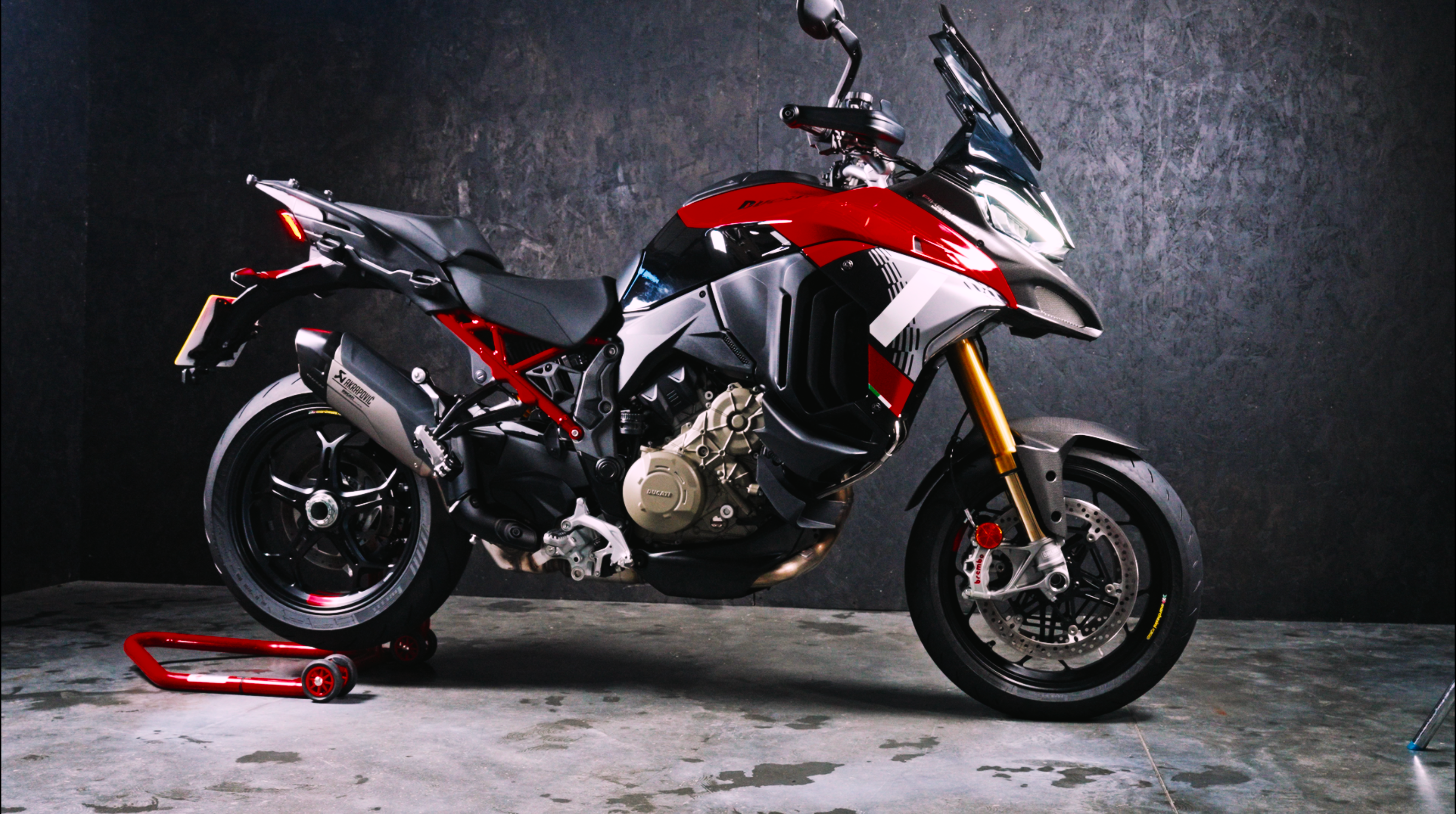Bike Detailing Products - Ducati Multistrada V4 Pikes Peak. | Muc