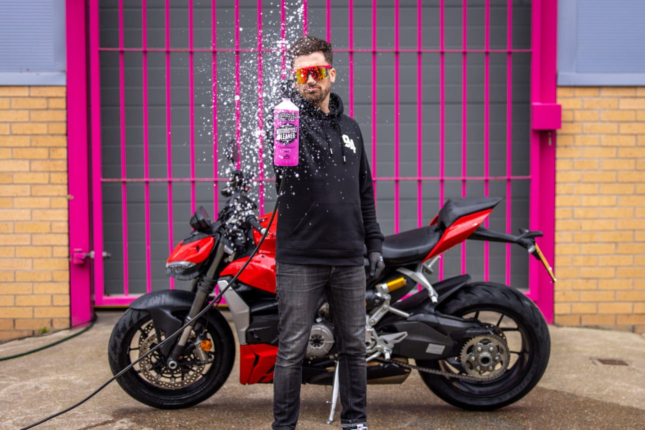 How to clean your sports motorbike