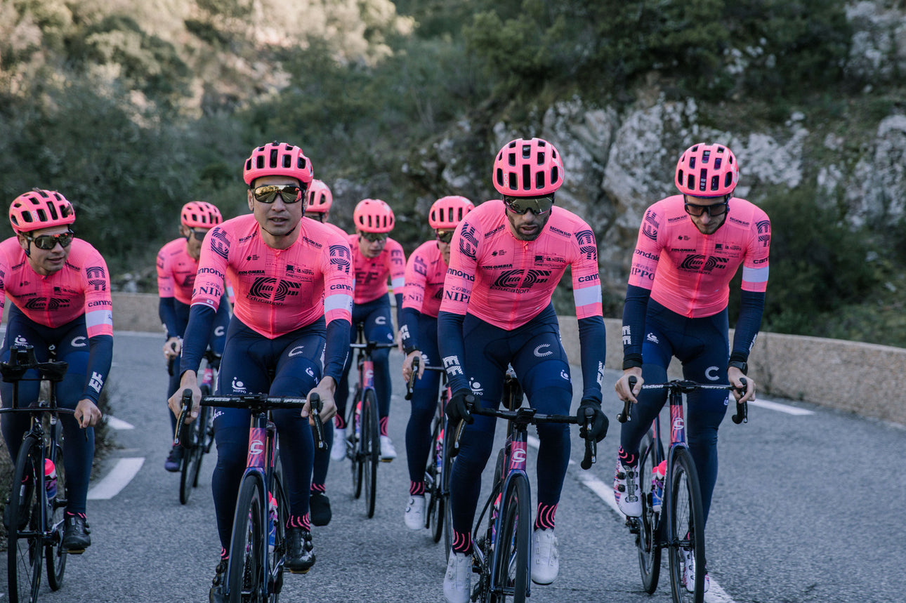 Les maillots 2023 d'EF-Easypost et EF-Tibco-SVB - Dimensions Vélo Les maillots 2023 d'EF-Easypost et EF-Tibco-SVB - Dimensions Vélo