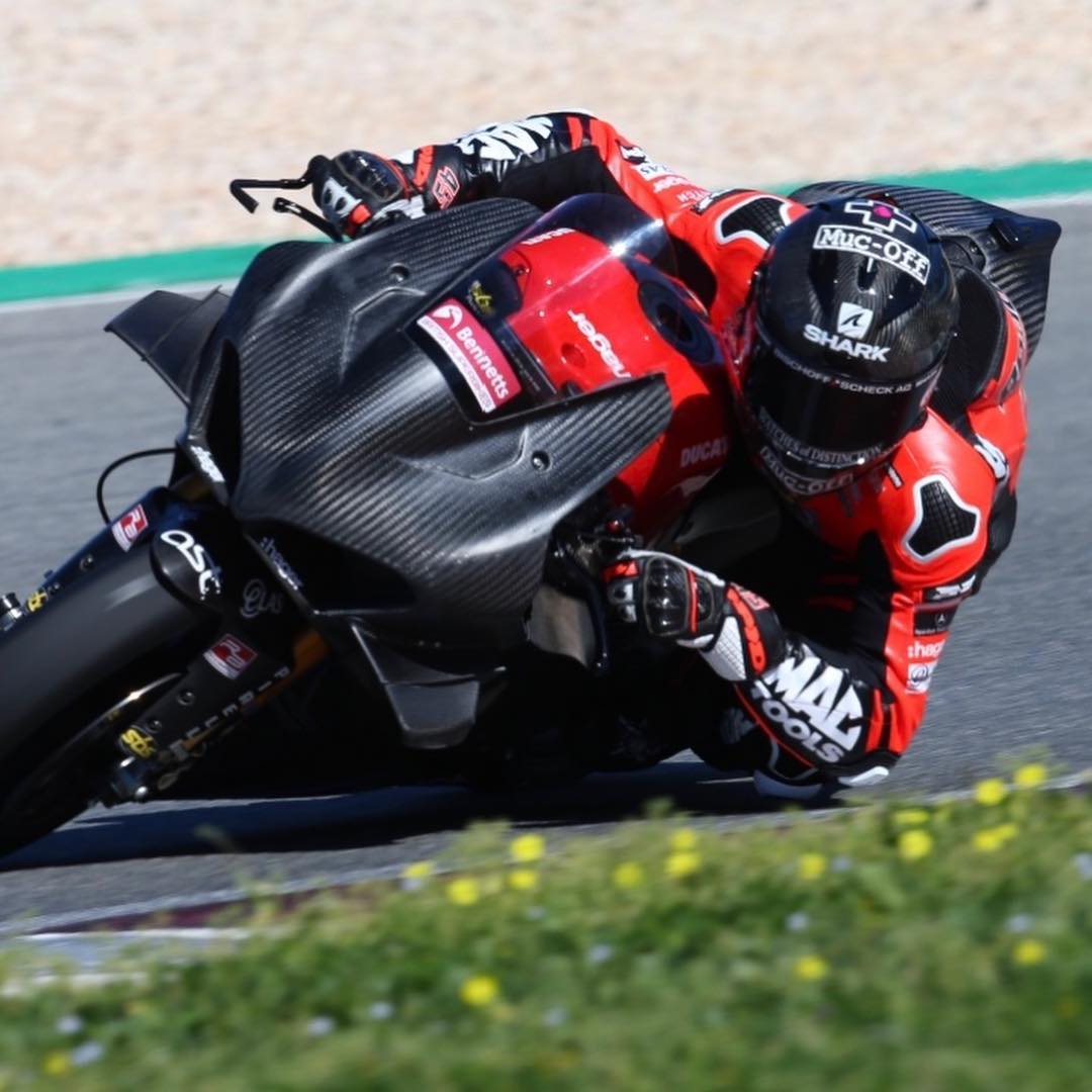 MUC-OFF SIGNS SCOTT REDDING