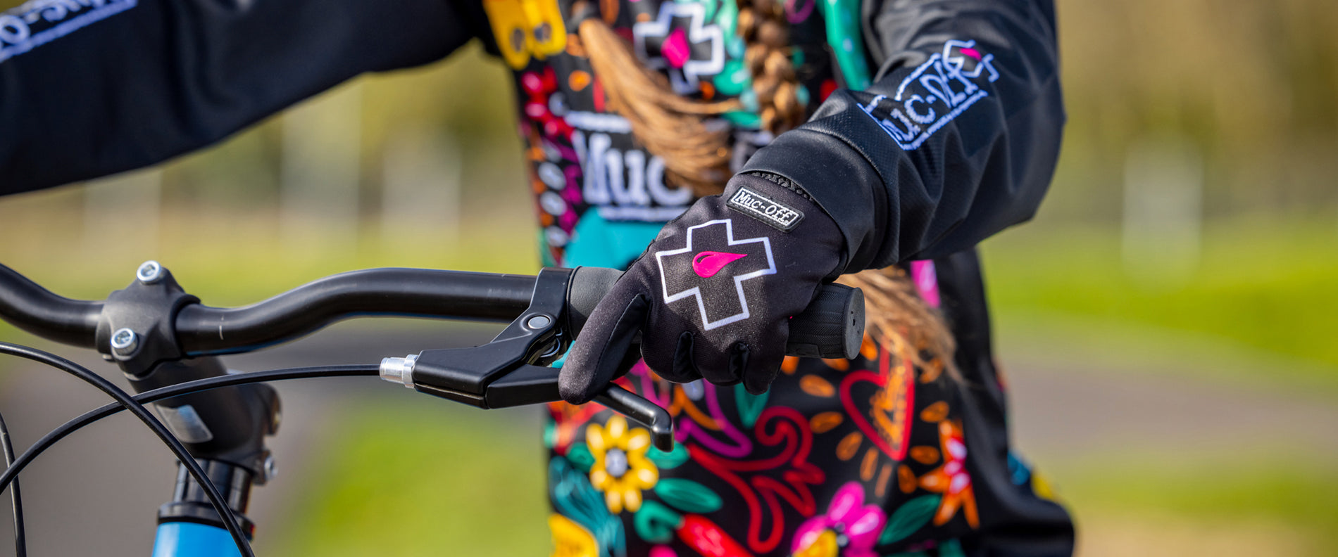 Gloves for mountain bike 2024 riding